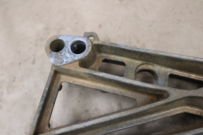 05-14 Dodge Challenger Charger Magnum 300 Transmission Crossmember 42RLE W5A580
