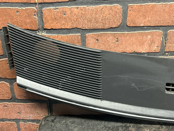 2007-2009 Dodge Caliber Interior Dash Windshield Defroster Grille Panel Cowl OEM