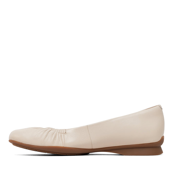 CLARKS-JAZMYNN LO - available at RUBINO